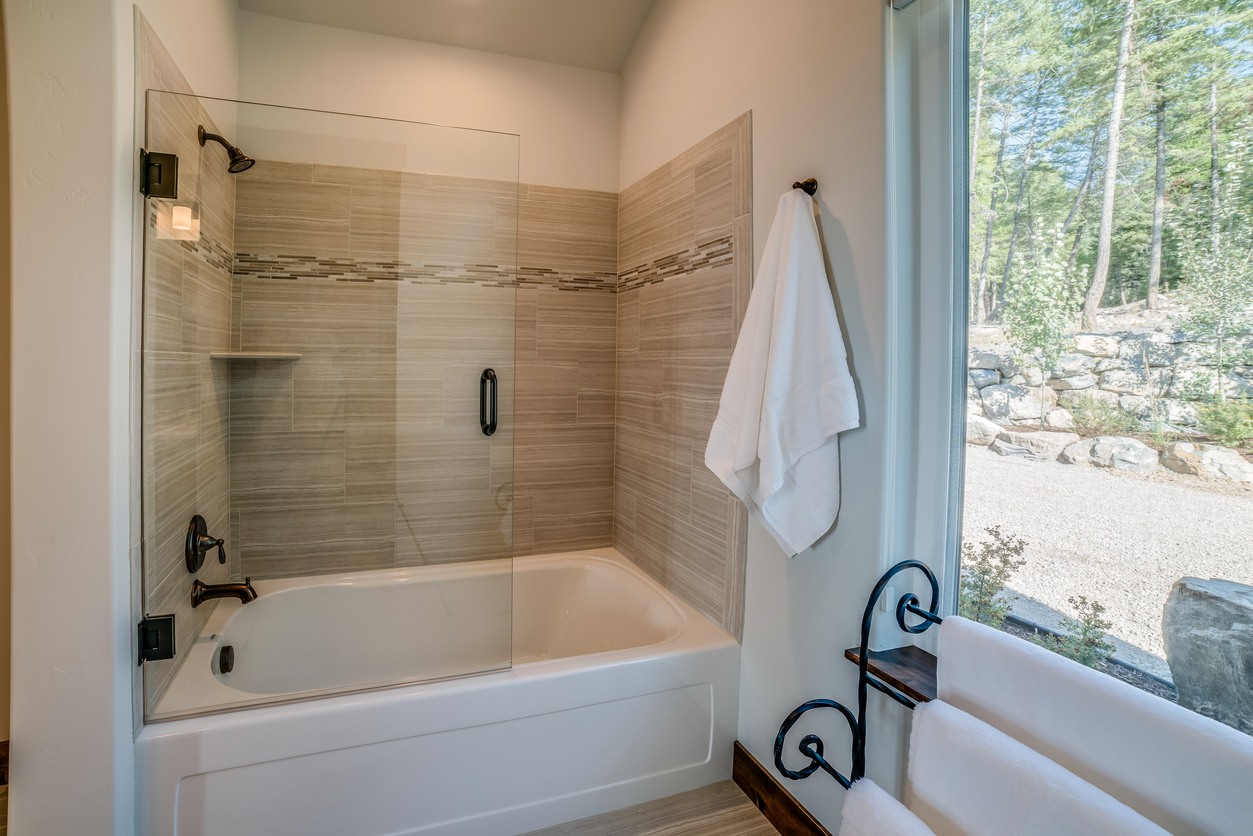 Shower & Tub Installation in Seneca